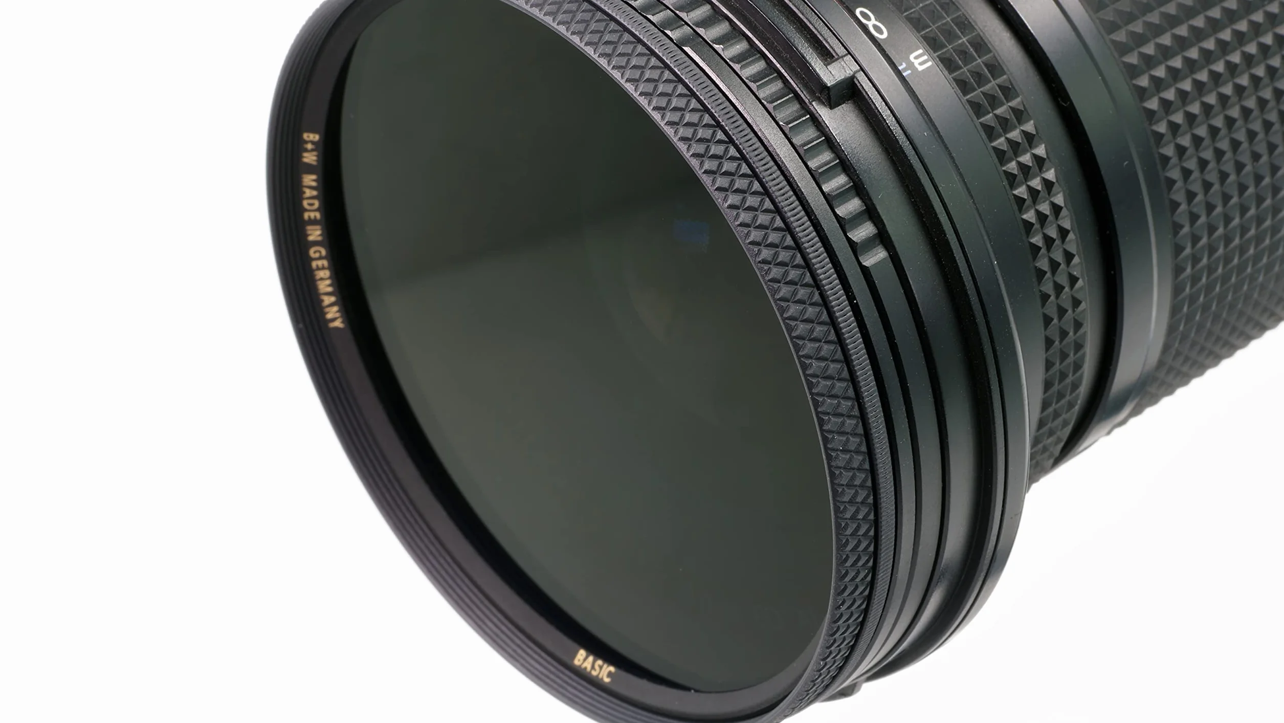 B+W Basic Circular Polarising Filter MRC 82mm - Sostituisce F-Pro 66-1081903