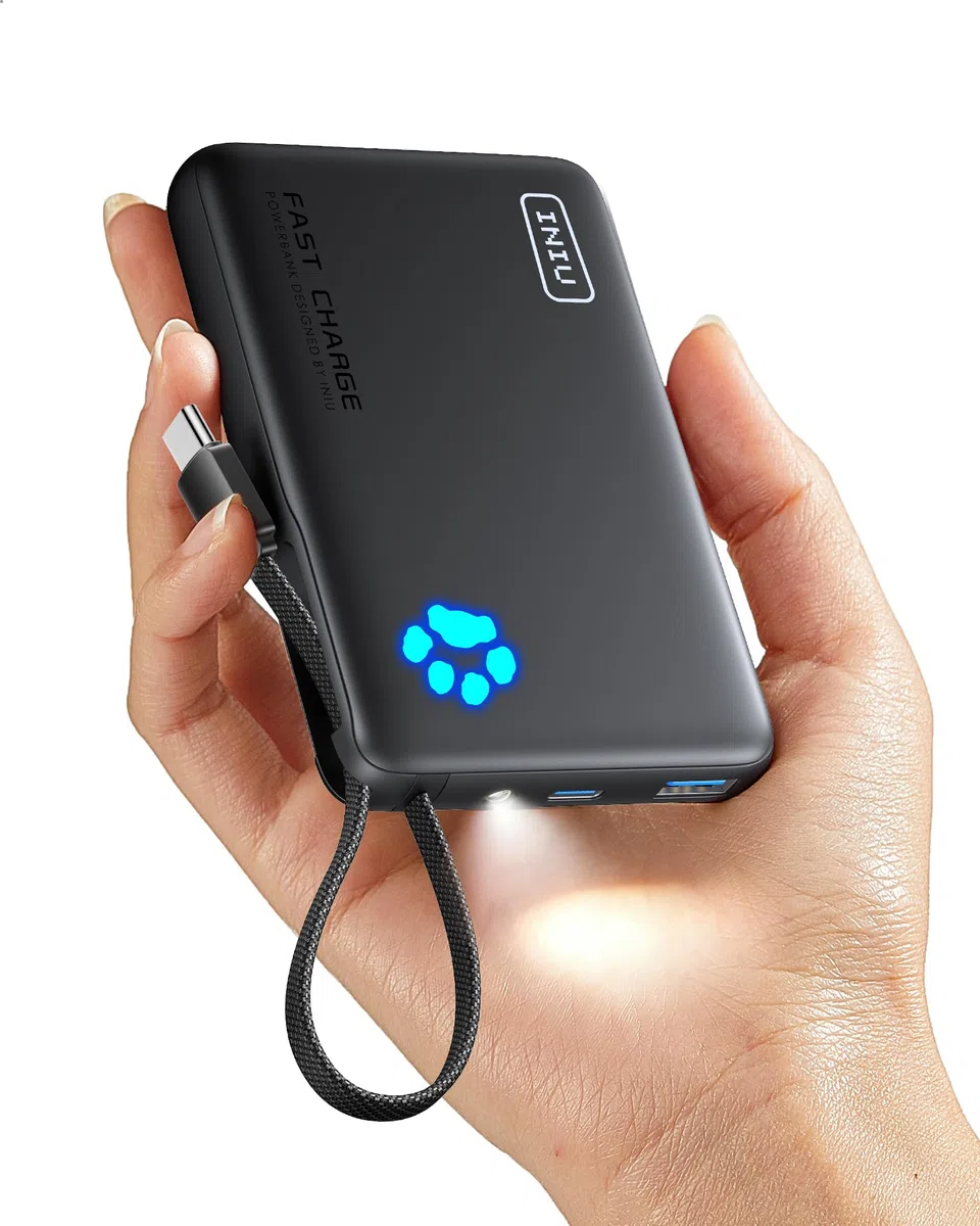 INIU Power Bank, Sottile 20W 10000mAh PowerBank con Cavo Integrato, Ricarica Rapida PD3.0 QC4.0 USB C Input & Output Caricatore Portatile per per iPhone 16 15 14 Pro Max Plus Samsung Huawei iPad Pro
