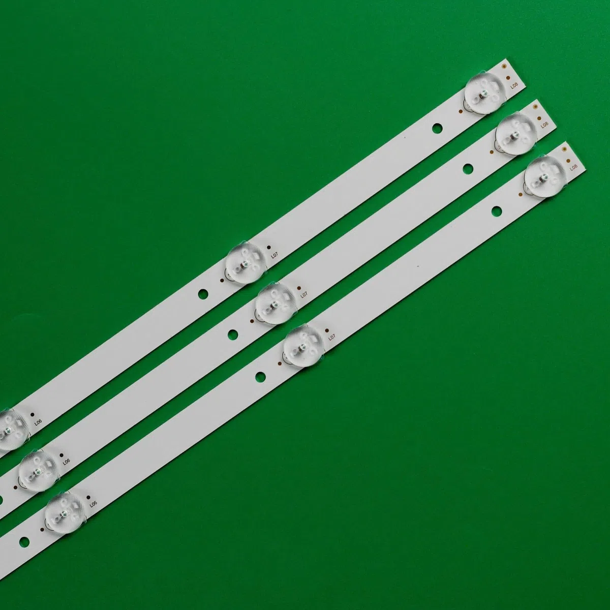 Generico Kit 3 barre LED RETROILLUMINAZIONE compatibili con TV AKAI JS-D-JP43DM-A81EC/B81EC/B82EC E43DM1000 825mm - ricambio premium con biadesivo