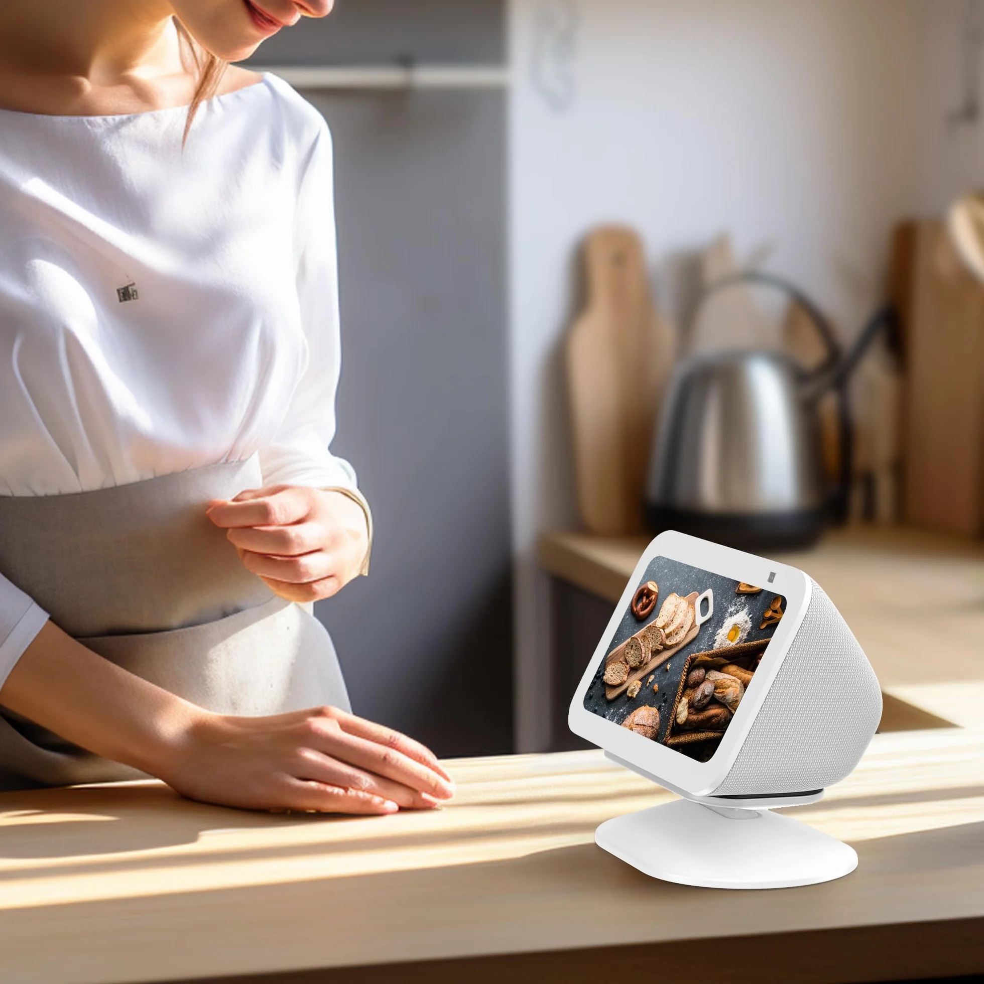 PlusAcc - Supporto regolabile per Echo Show 5 (3a generazione) con funzione di inclinazione e base antiscivolo, colore: bianco