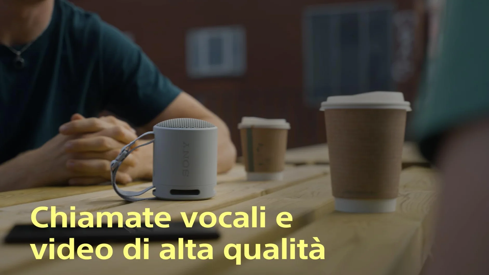 Sony SRS-XB100 - Speaker Wireless Bluetooth, Portatile, Leggero, Compatto, da Esterno, da Viaggio, IP67 Resistente Acqua e Polvere, Cinturino Versatile, Chiamate in Vivavoce - Nero