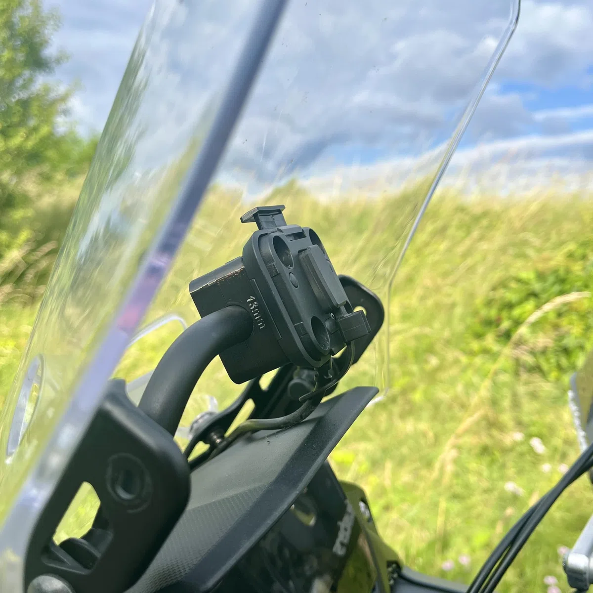 Supporto per navigatore moto per Garmin Zumo XT, XT2, modello AMPS | 'Pancake' | 12 mm