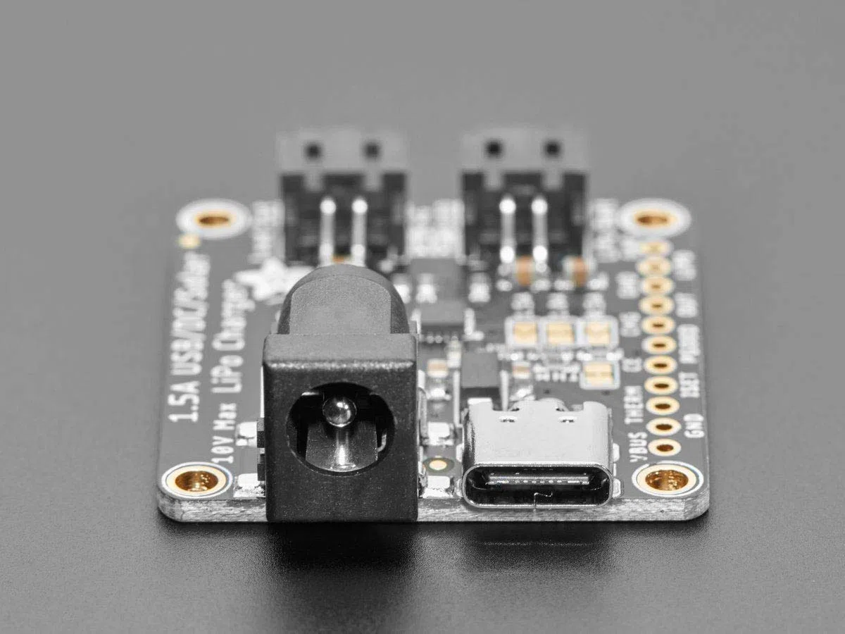 Adafruit Caricabatterie Universale USB/DC/Solare per Litio Ion/Polimero, 1000mA, 5V, per Batterie