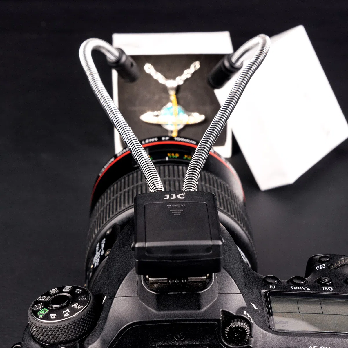 JJC Macro Arm Light Lumière de bras macro LED Lumière pour Appareils Photo Numériques Insectes Plantes Bijoux Macro Photographie Illuminazione - Hot Shoe Monté - Deux Têtes LED - CRI 95+ 5600K