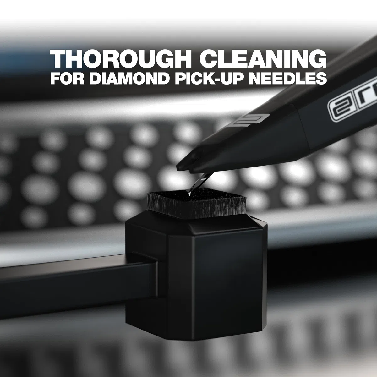 Reloop Premium Vinyl & Stylus Cleaning Set - per Pulizia Vinili, CD e Puntine, Kit 4-in-1 con Spray 200ml, Spazzola in Carbonio, Pennello per Testina
