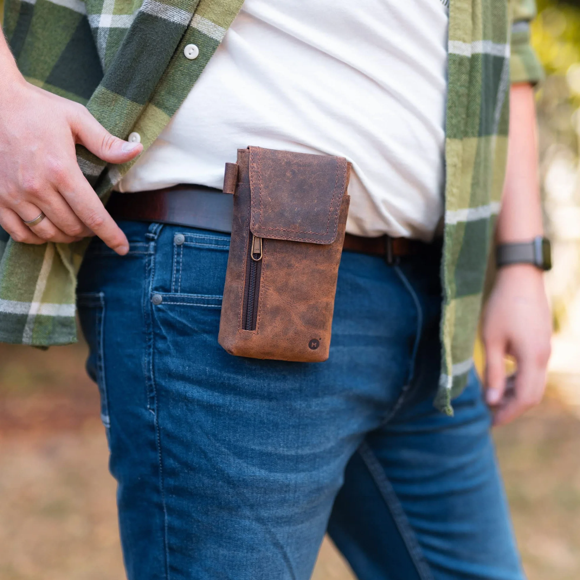 Moonster Porta Cellulare in Pelle – Porta Cellulare da Cintura in Vera Pelle di Bufalo – Porta Telefono da 18 x 9 cm per Telefoni di Grandi Dimensioni – Con Passante per Cintura Sicuro e Resistente
