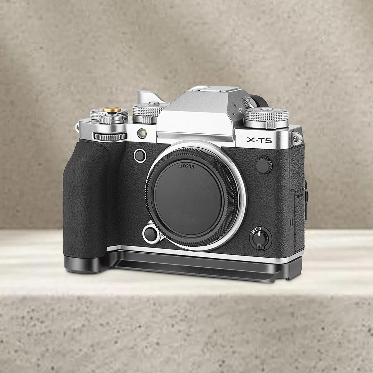 Maniglia Haoge X-T5 per Fuji XT5 con impugnatura laterale ergonomica in silicone, piastra Arca Swiss per DJI RS2/RS-C2/RS3/RS3-PRO/Mini Stabilizzatore Gimbal, Nero MHG-XT5B